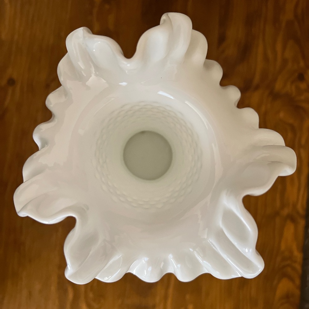 Large Vintage Fenton Hobnail Milk Glass Vase - Picture 5 of 6